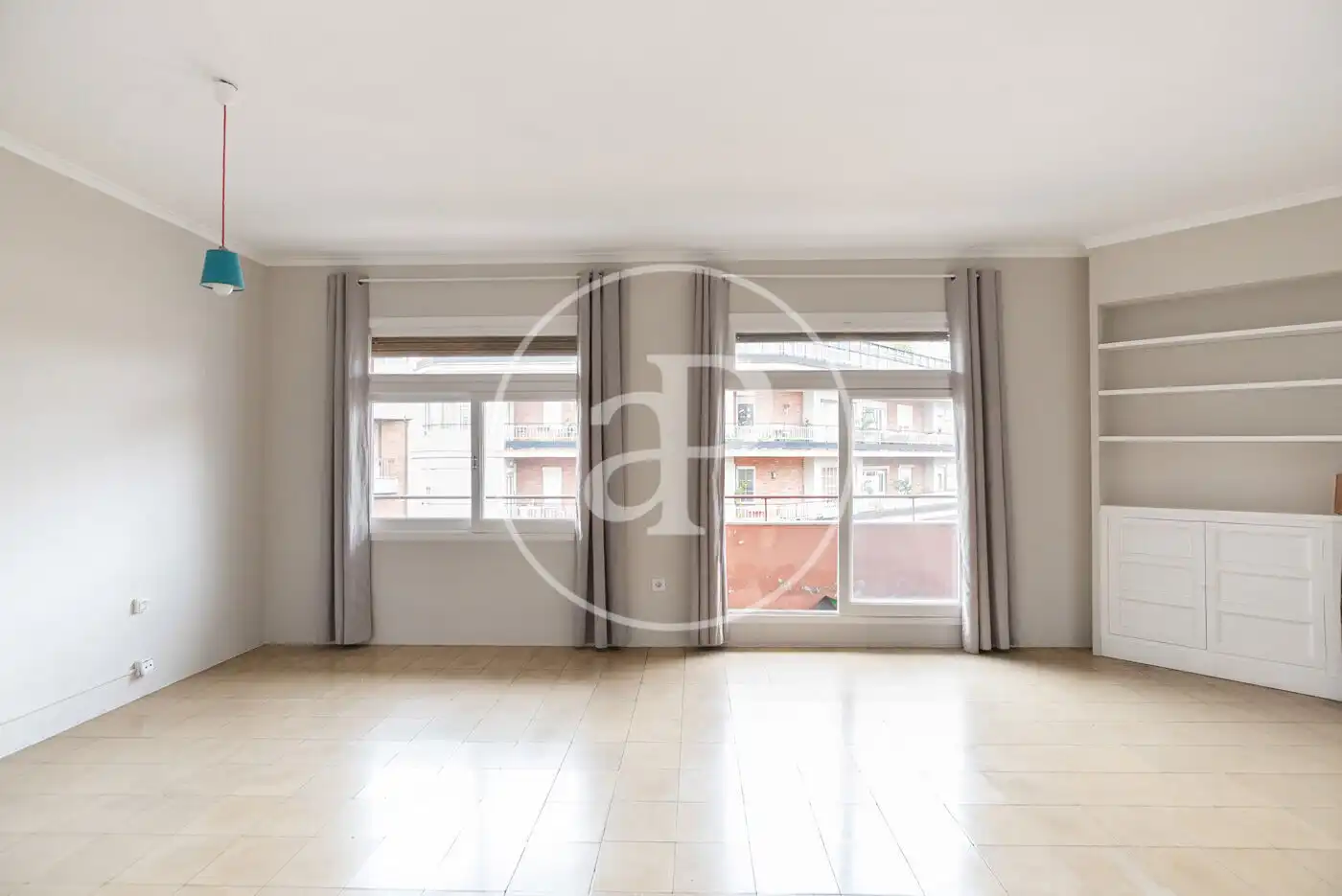 Exterior view of Flat for sale in  Barcelona Capital  with Heating and Balcony