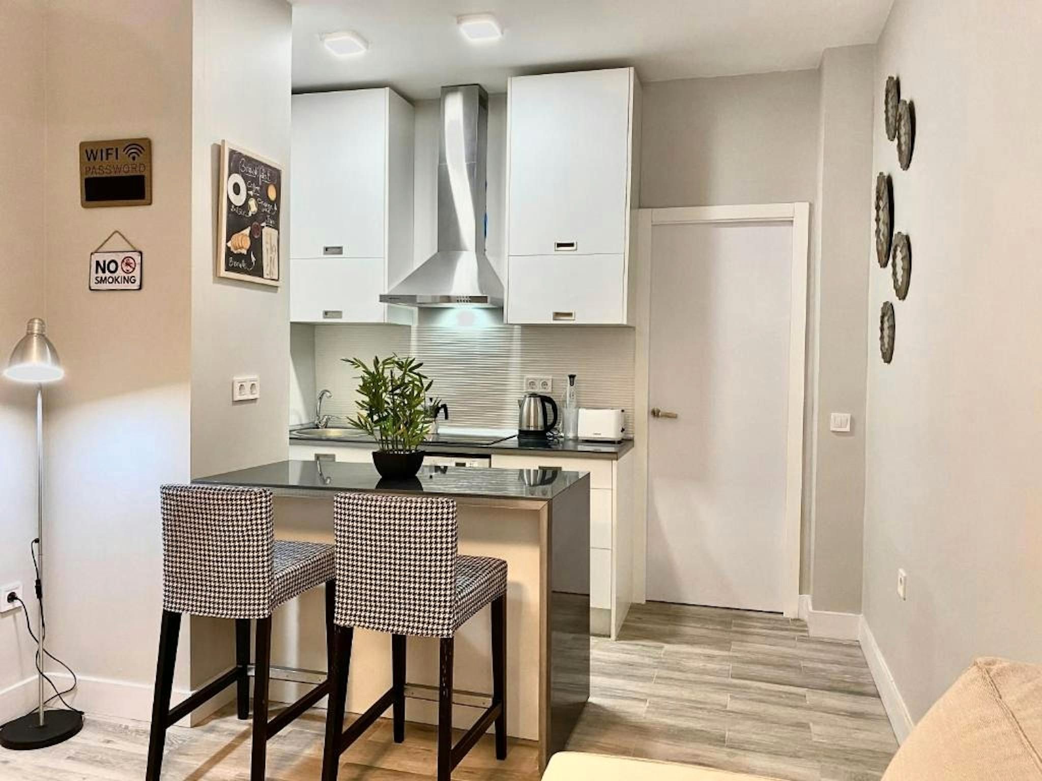 Kitchen of Flat to rent in  Madrid Capital  with Air Conditioner, Washing machine and TV