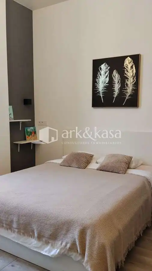 Habitación de Apartamento en venta en Valencia con Aire acondicionado, Amueblado y Horno