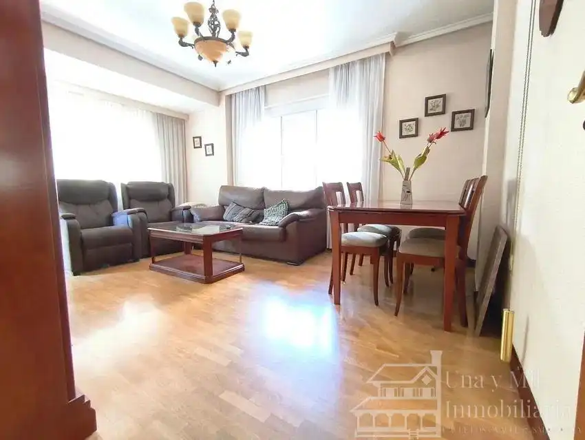 Sala de estar de Piso en venta en Salamanca con Calefacción, Parquet y Terraza
