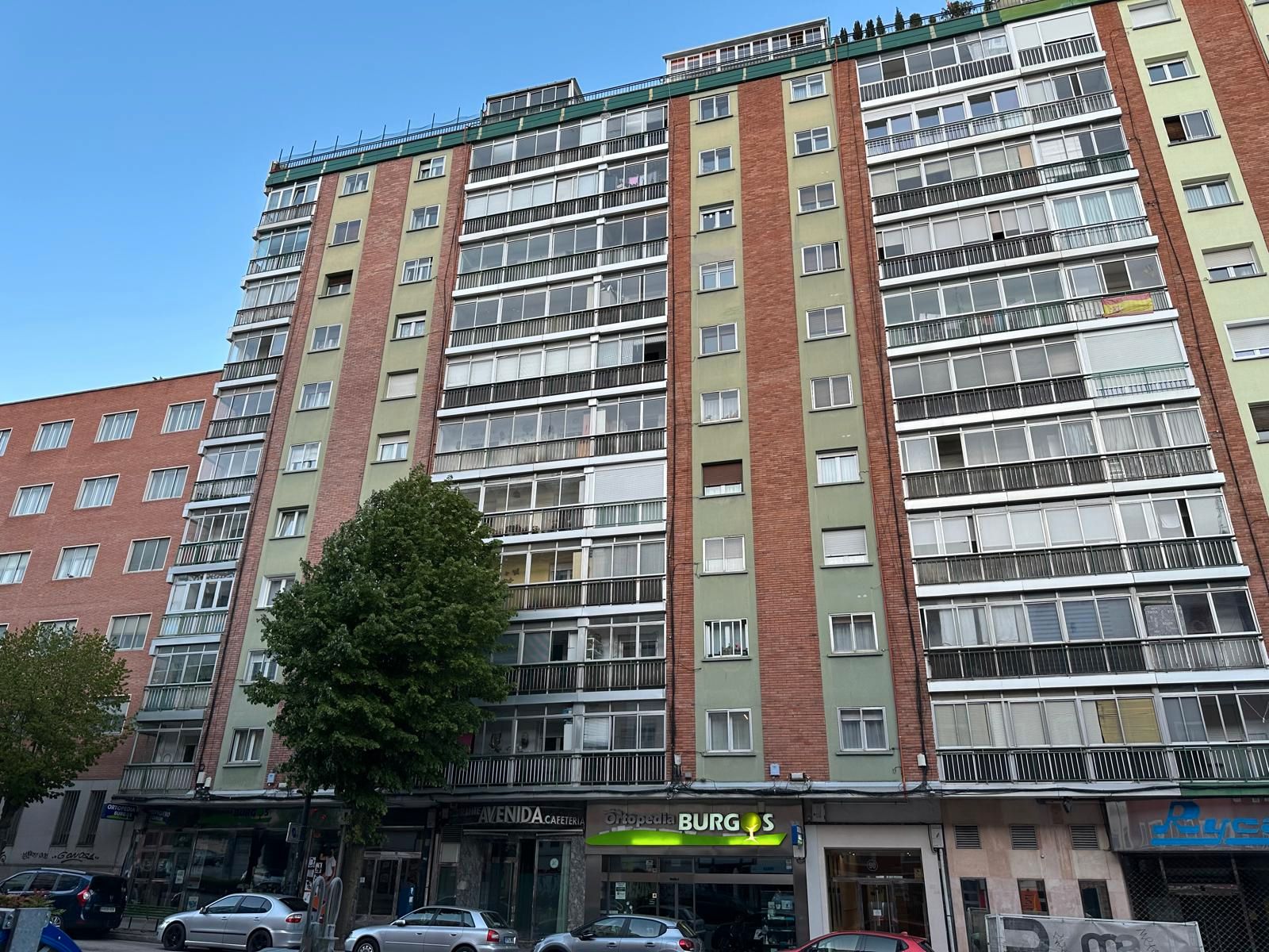 Vista exterior de Pis en venda en Burgos Capital amb Calefacció i Terrassa