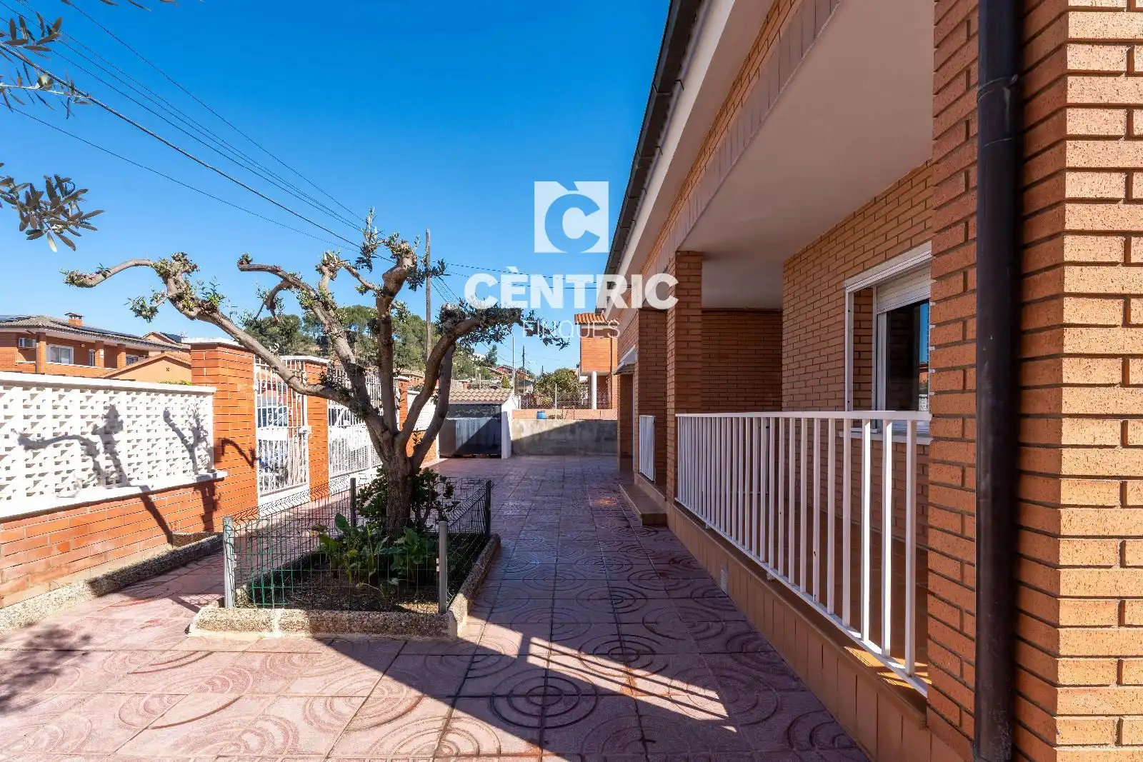 Vista exterior de Casa o chalet en venta en Rubí con Calefacción