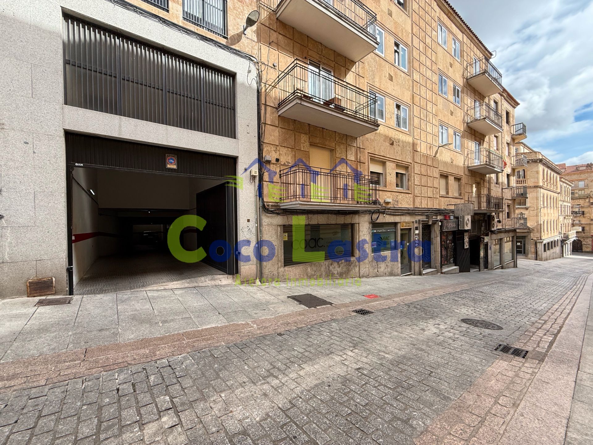Vista exterior de Garatge en venda en Salamanca Capital