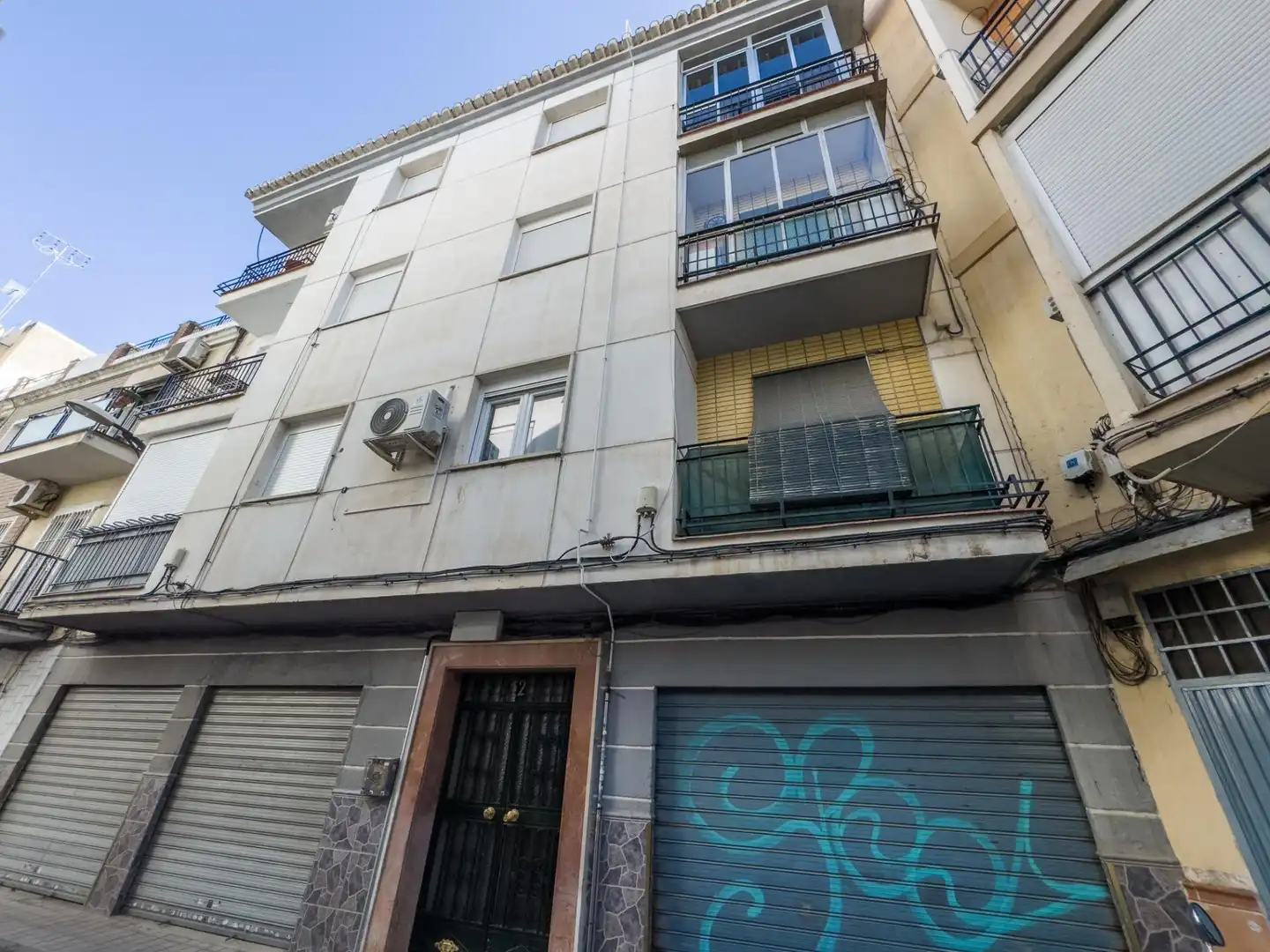 Vista exterior de Piso en venta en Granada con Aire acondicionado, Calefacción y Terraza
