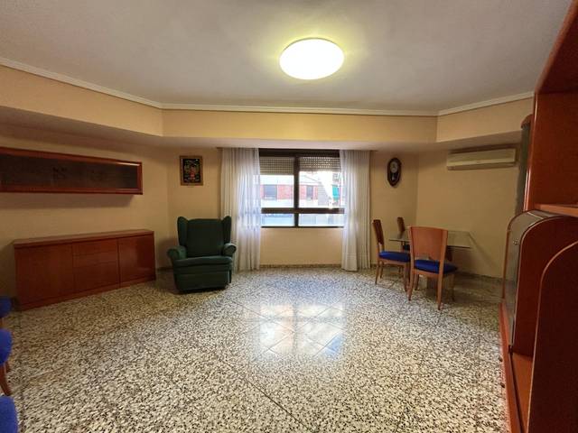 Piso en Venta en Calle Calle Juan Ramón Jiménez en Ensanche - Parque del Oeste