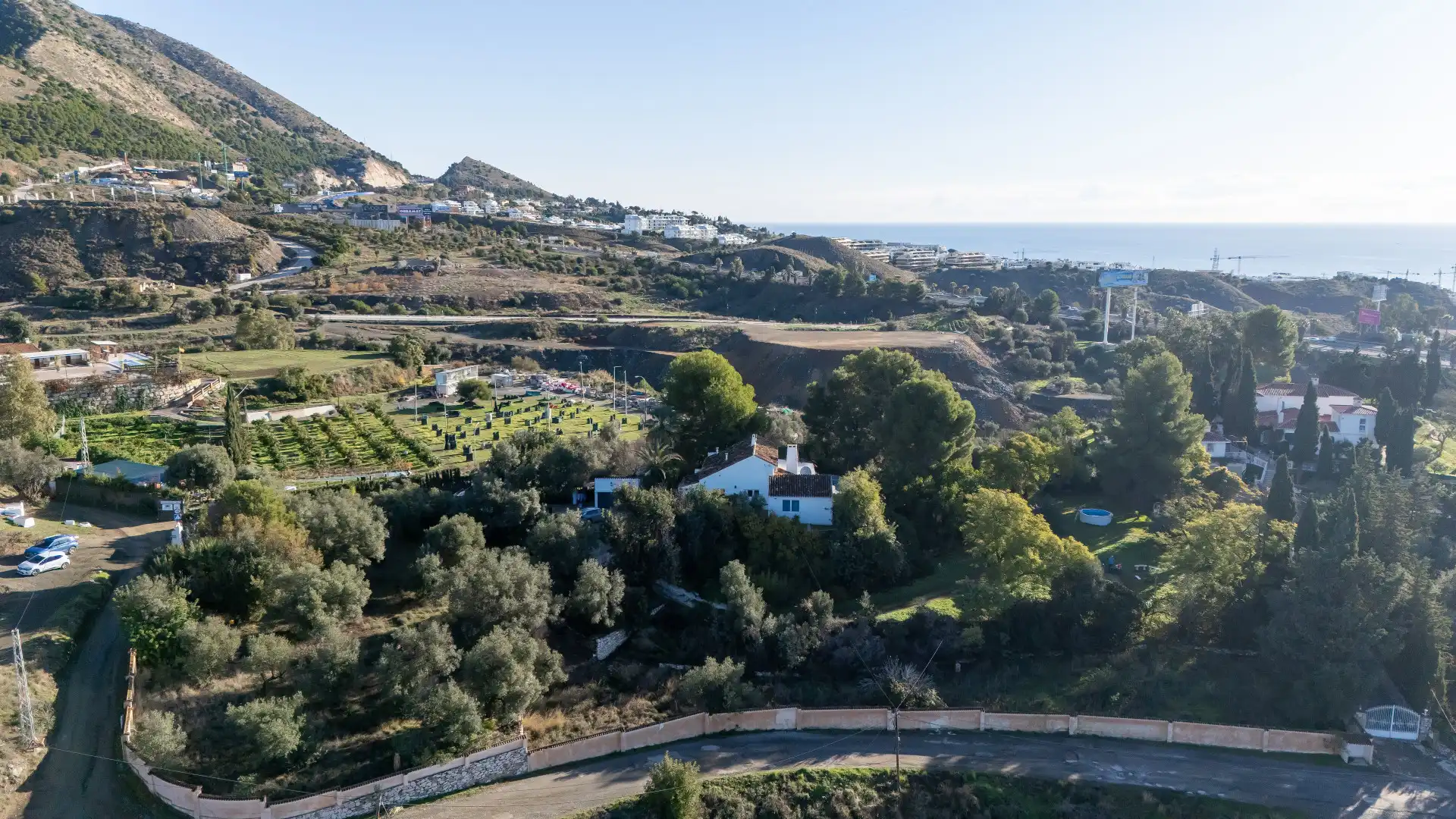 Vista exterior de Casa o xalet en venda en Fuengirola amb Aire condicionat, Jardí privat i Terrassa