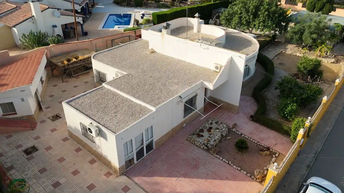 Vista exterior de Casa o xalet en venda en Mutxamel amb Aire condicionat, Calefacció i Jardí privat