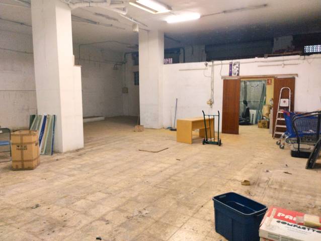 Local comercial en Venta en Carrer de Pintor Stolz en Nou Moles
