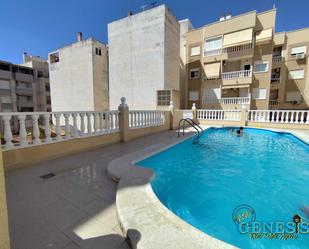 Piscina de Apartament en venda en Torrevieja amb Moblat, Forn i Rentadora