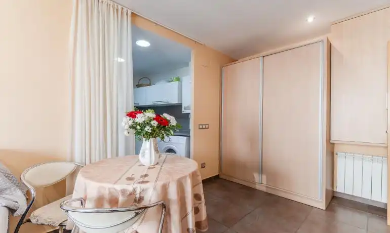 Dormitori de Apartament en venda en Roses amb Calefacció i Moblat