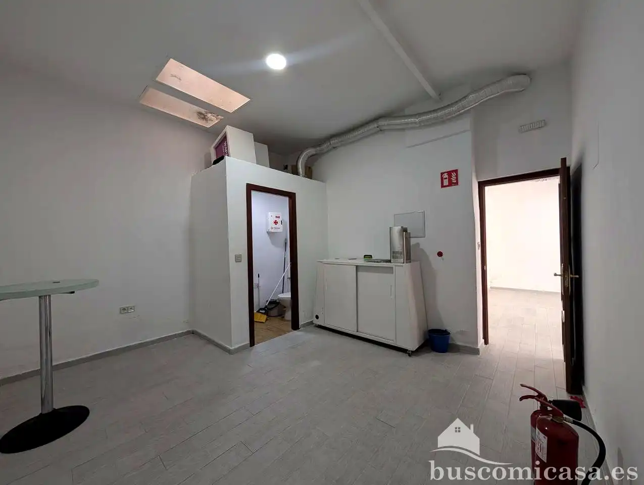 Commercial properties for rent in Linares  with Air Conditioner