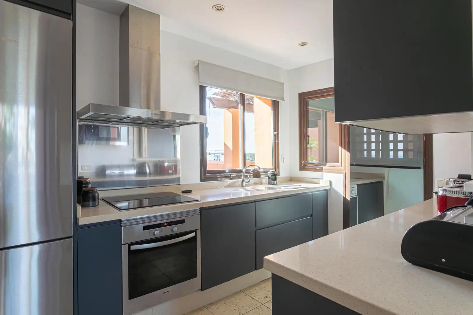 Cuina de Apartament en venda en Chiclana de la Frontera amb Piscina comunitària