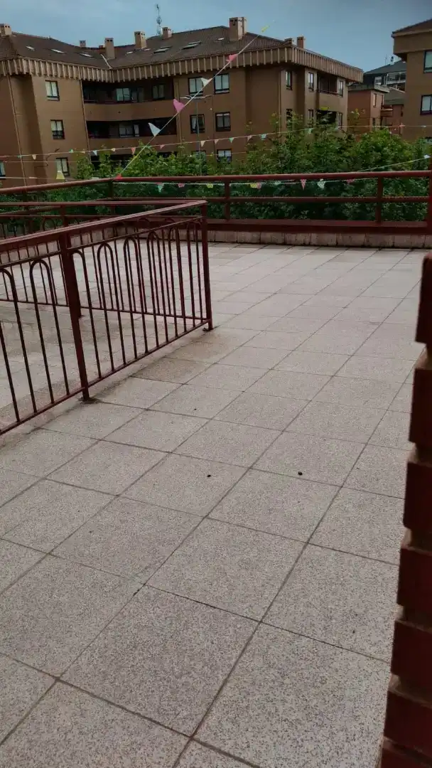 Terrasse von Wohnung zur Miete in Medina de Pomar mit Parkett, Möbliert und Waschmaschine