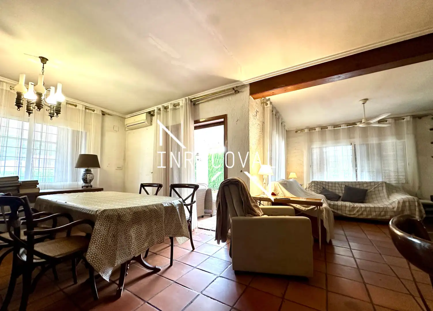 Wohnzimmer von Haus oder Chalet zum Verkauf in Paterna mit Klimaanlage, Heizung und Privatgarten