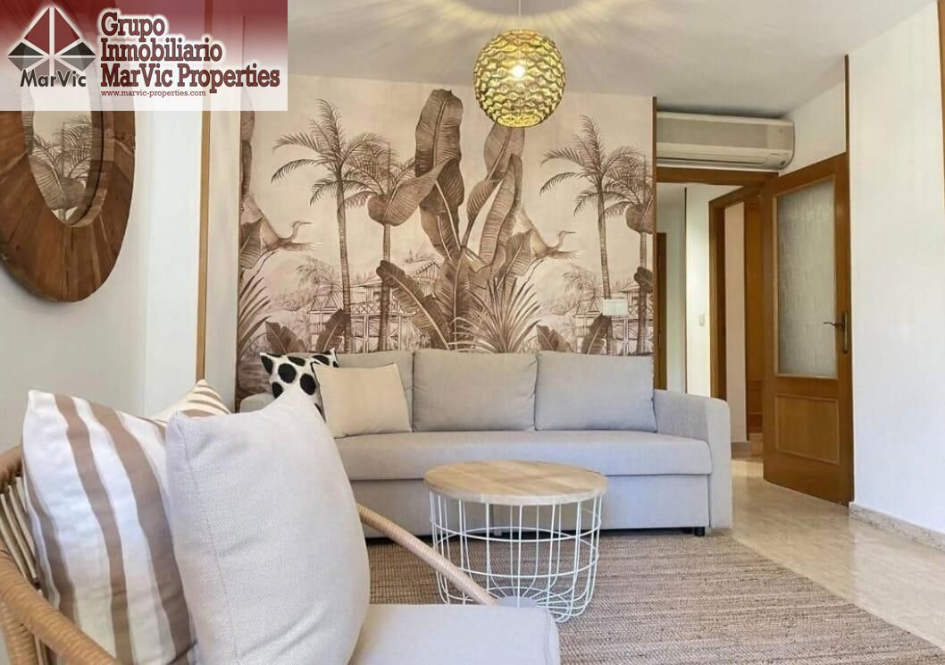 Wohnzimmer von Wohnung zum Verkauf in Benidorm mit Klimaanlage, Privatgarten und Terrasse