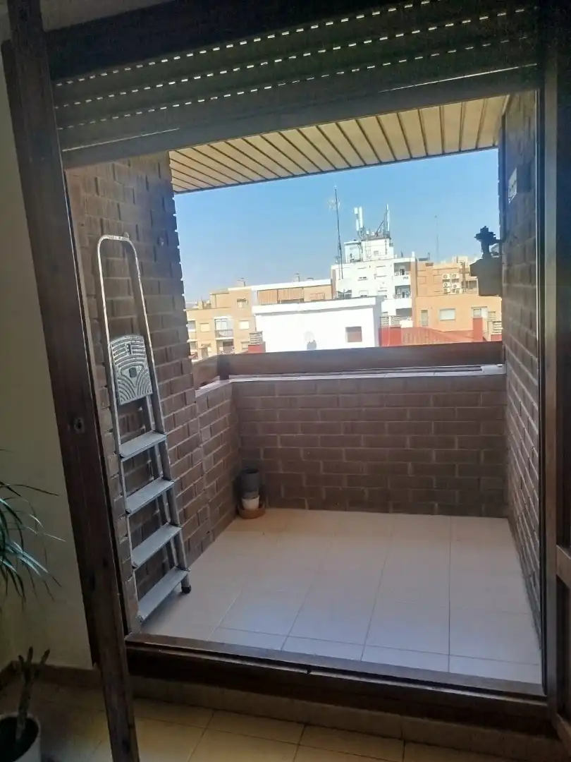 Terrasse von Wohnungen zur Miete in Zaragoza mit Heizung, Möbliert und Ofen