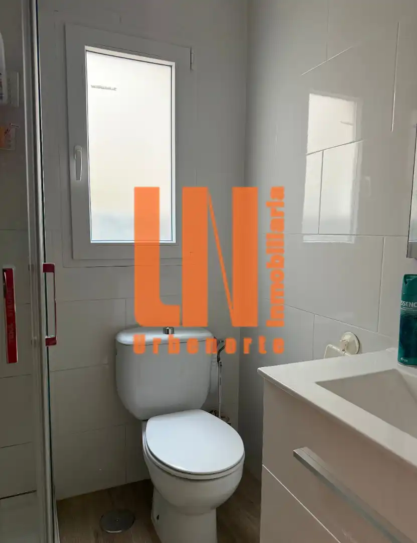Baño de Piso en venta en Madrid con Calefacción, Parquet y Balcón
