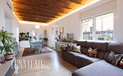 Living room of Flat for sale in  Barcelona Capital  with Air Conditioner and Heating