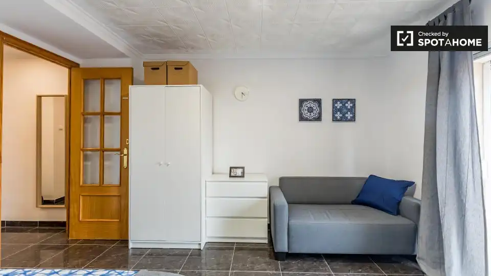 Wohnung zur Miete in Valencia mit Klimaanlage, Heizung und Möbliert