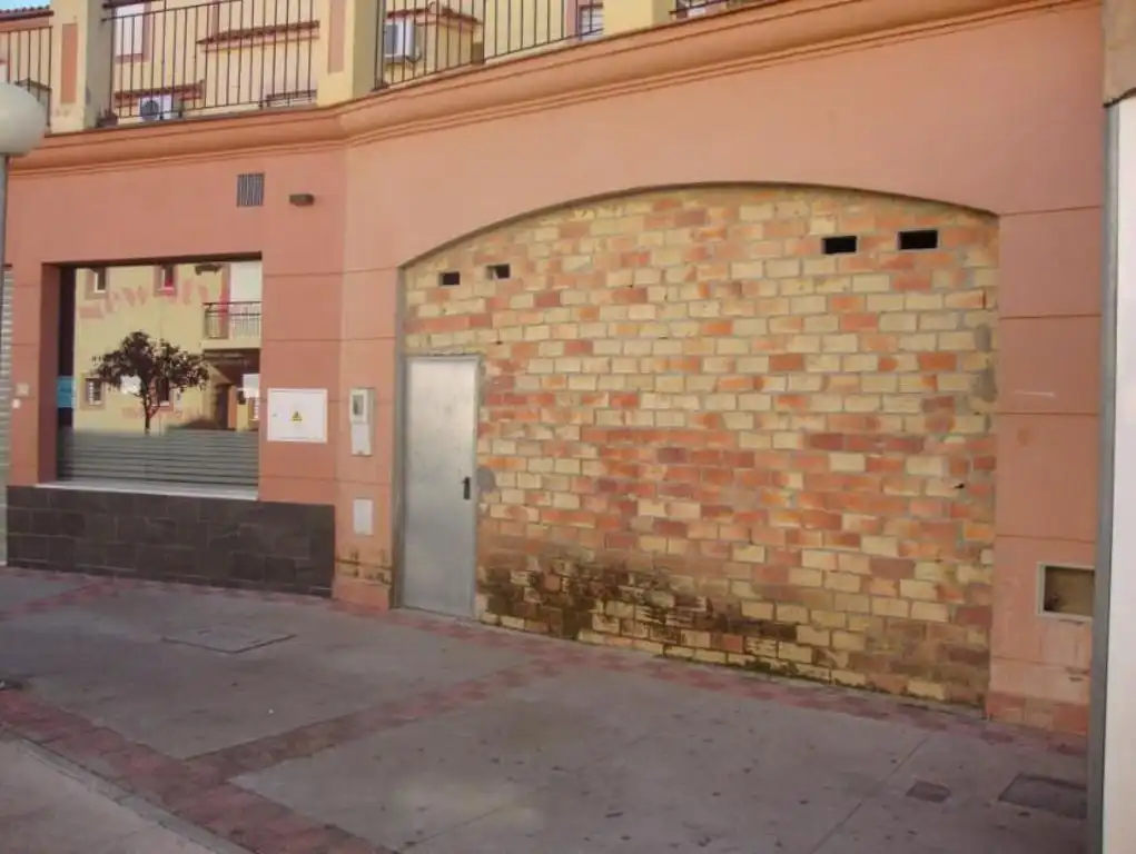 Vista exterior de Local en venta en Aznalcóllar