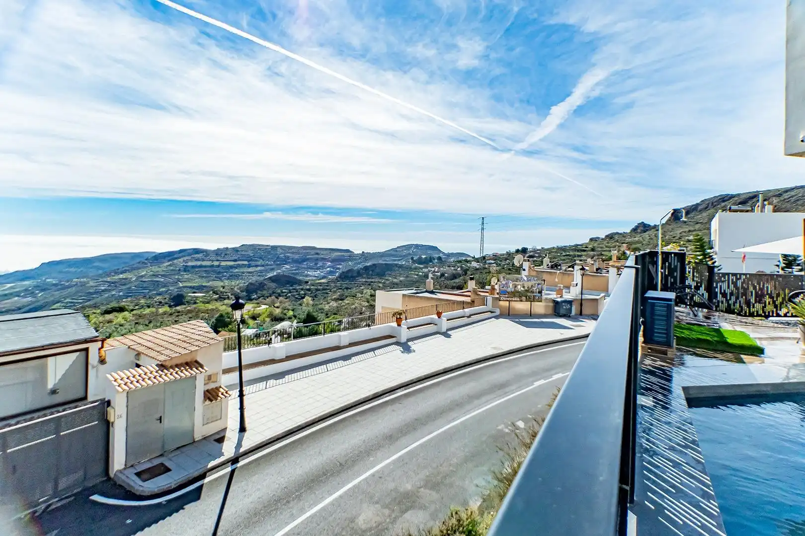 Vista exterior de Casa o xalet en venda en Felix amb Jardí privat, Piscina i Balcó