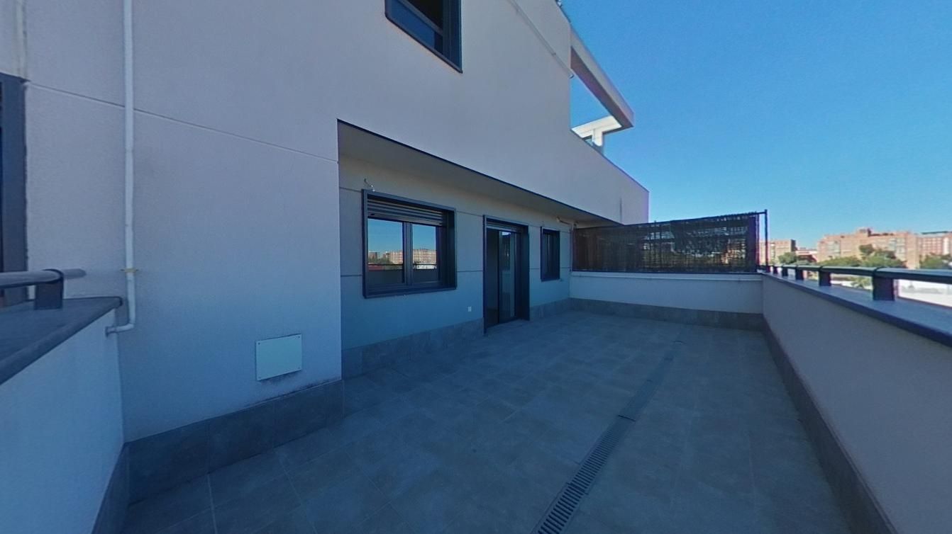Vista exterior de Piso en venta en  Madrid Capital con Terraza, Trastero y Piscina