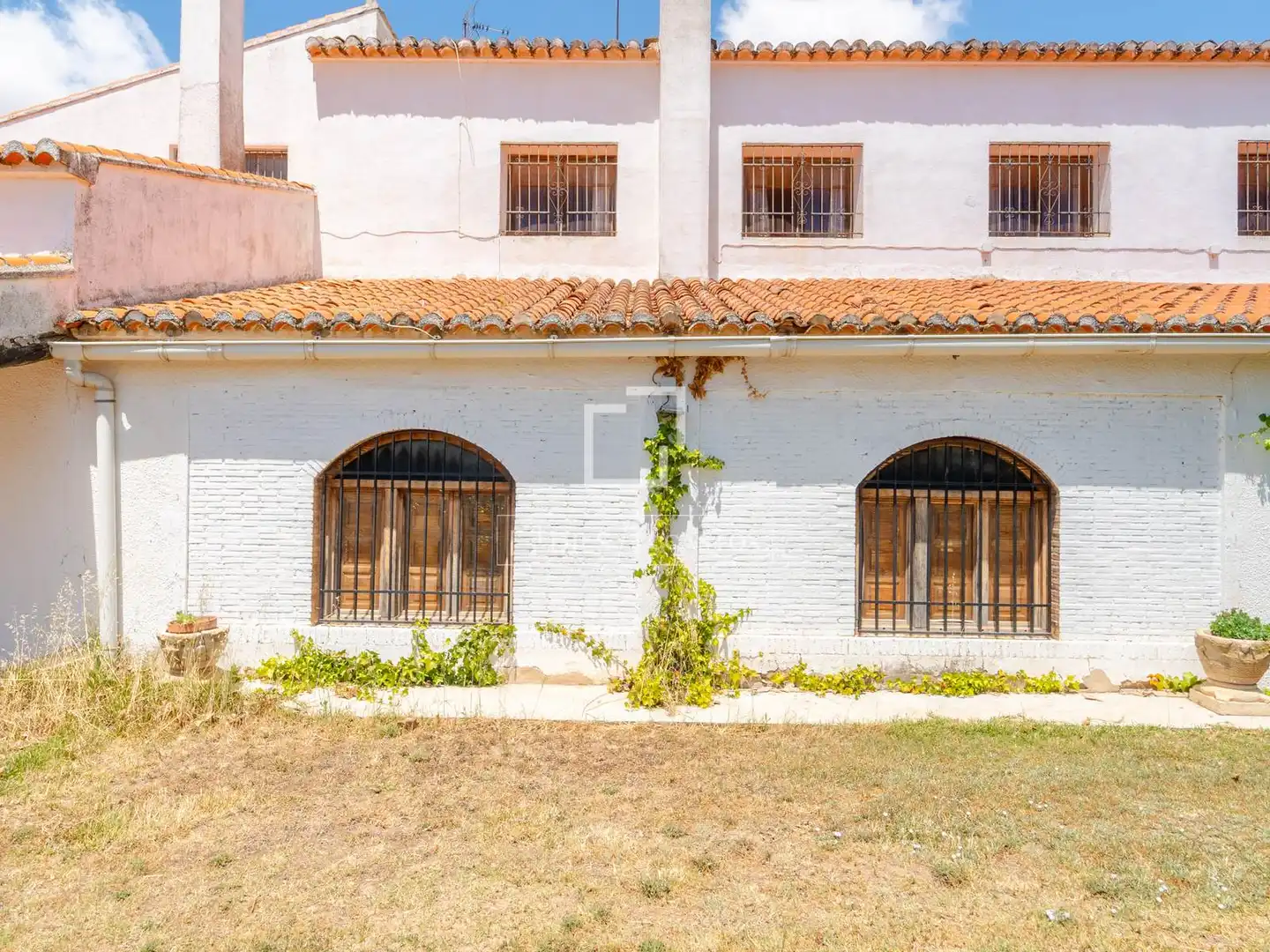 Vista exterior de Finca rústica en venda en Requena amb Calefacció, Jardí privat i Terrassa