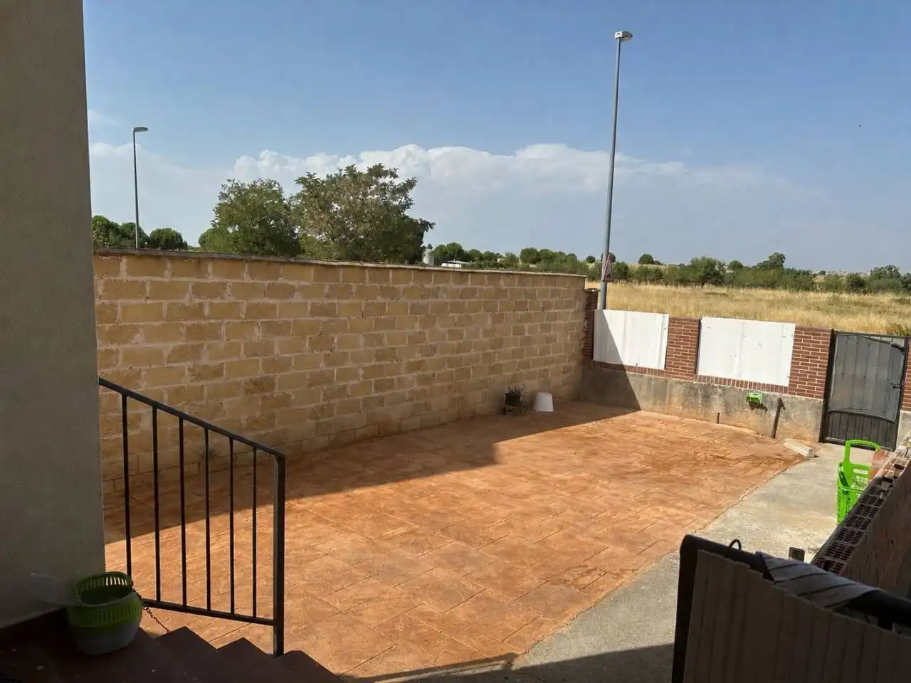 Terrassa de Casa adosada en venda en Las Ventas de Retamosa amb Aire condicionat, Jardí privat i Terrassa