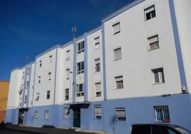Vista exterior de Piso en venta en La Línea de la Concepción
