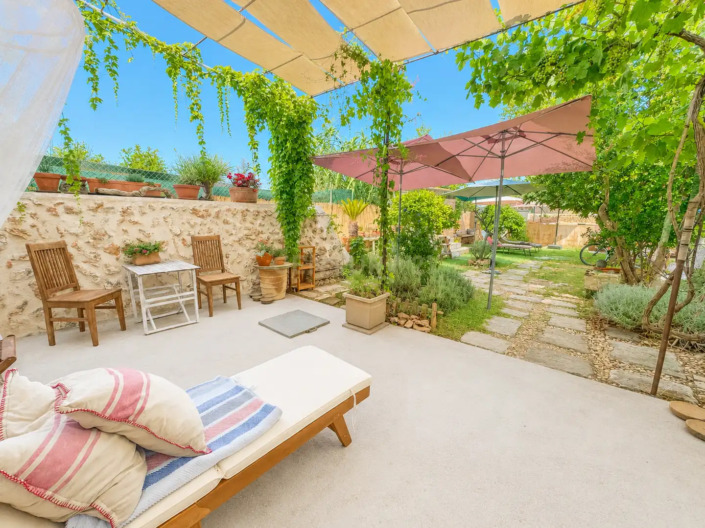 Terrassa de Casa adosada en venda en Eivissa amb Jardí privat, Traster i Piscina