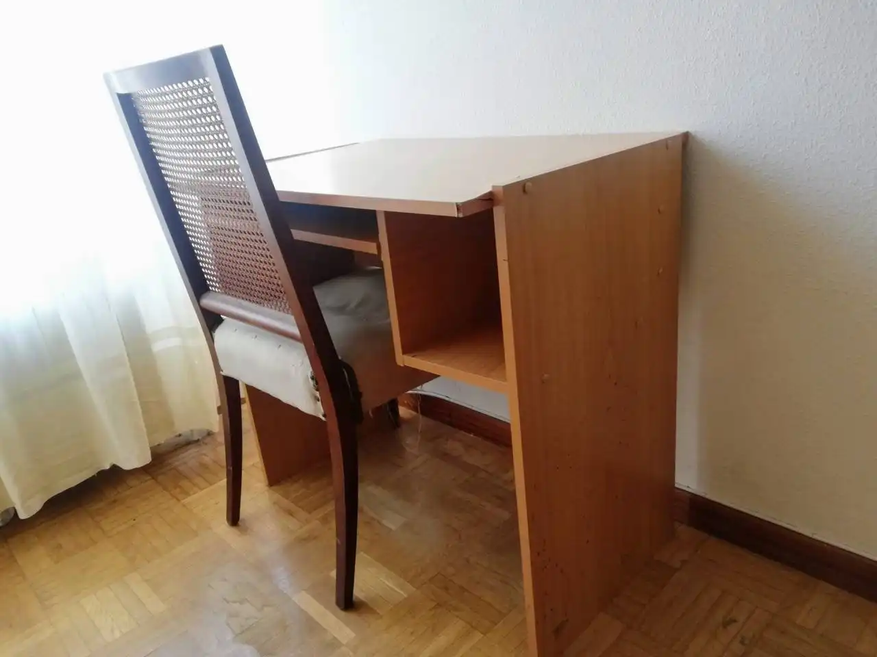 Bedroom of Flat for rent in Burgos  with Heating, Parquet flooring and Terrace