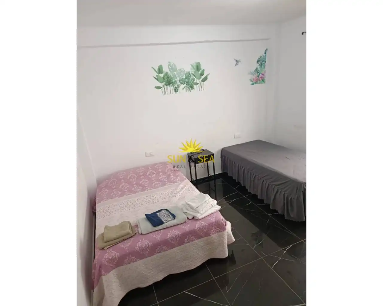 Dormitori de Apartament de lloguer en Torrevieja amb Aire condicionat, Calefacció i Moblat