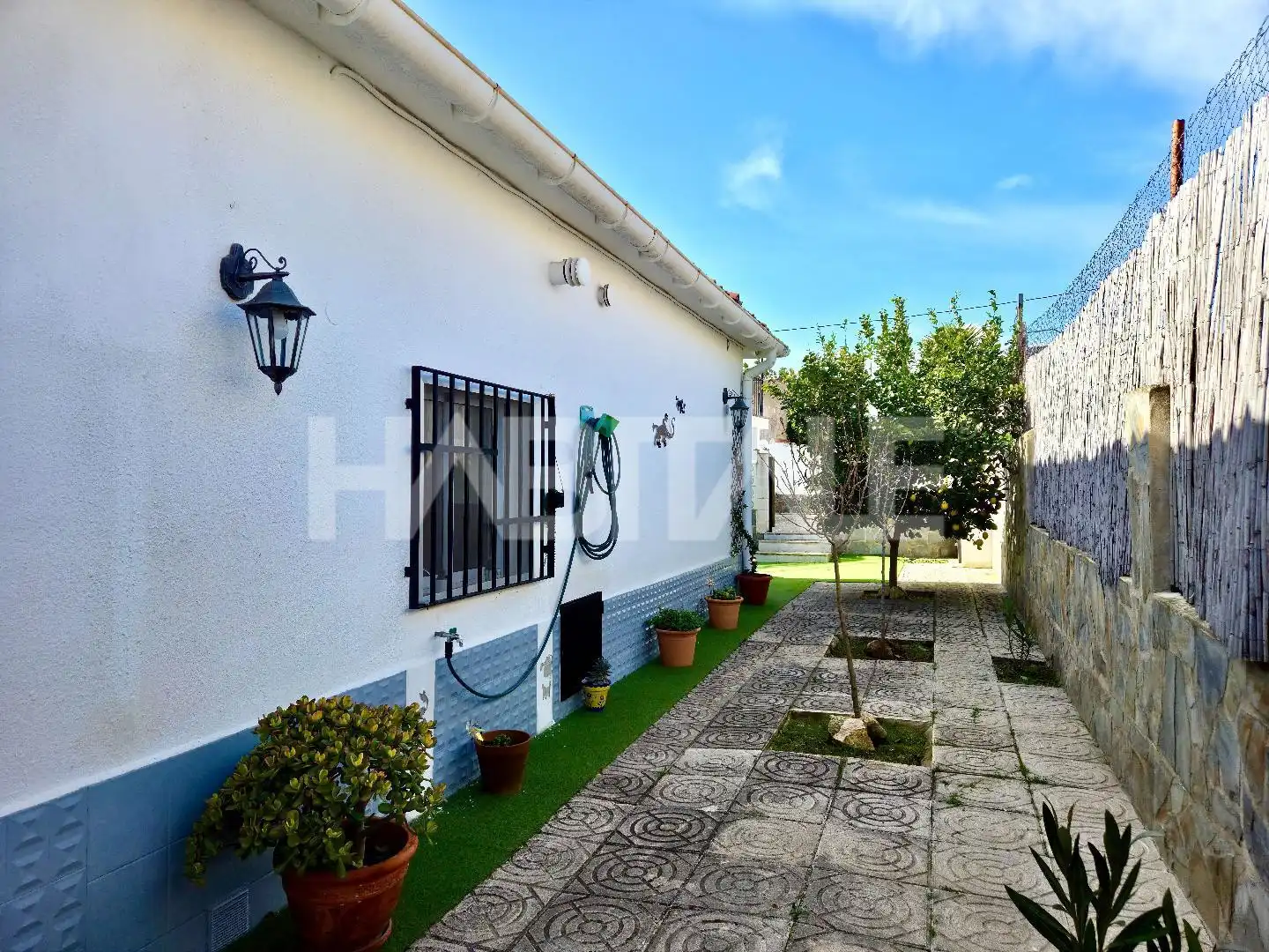 Vista exterior de Casa o chalet en venta en Alborache con Terraza, Trastero y Piscina
