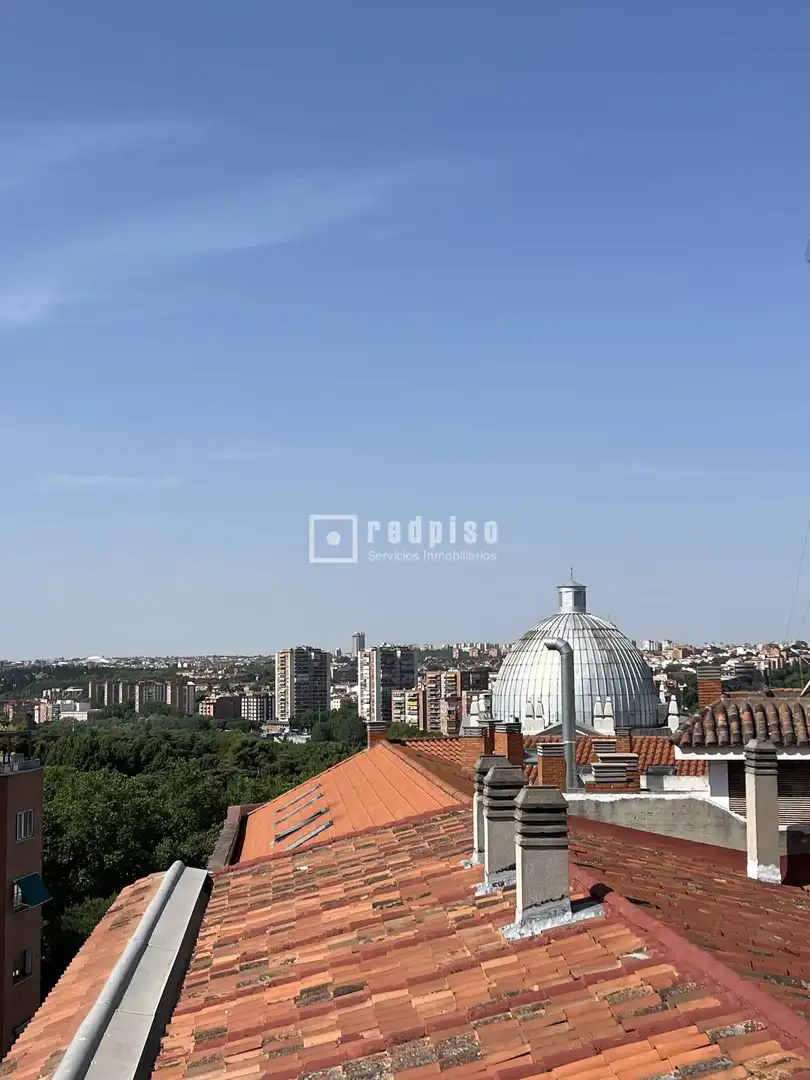Wohnung zum Verkauf in Madrid mit Heizung, Terrasse und Möbliert