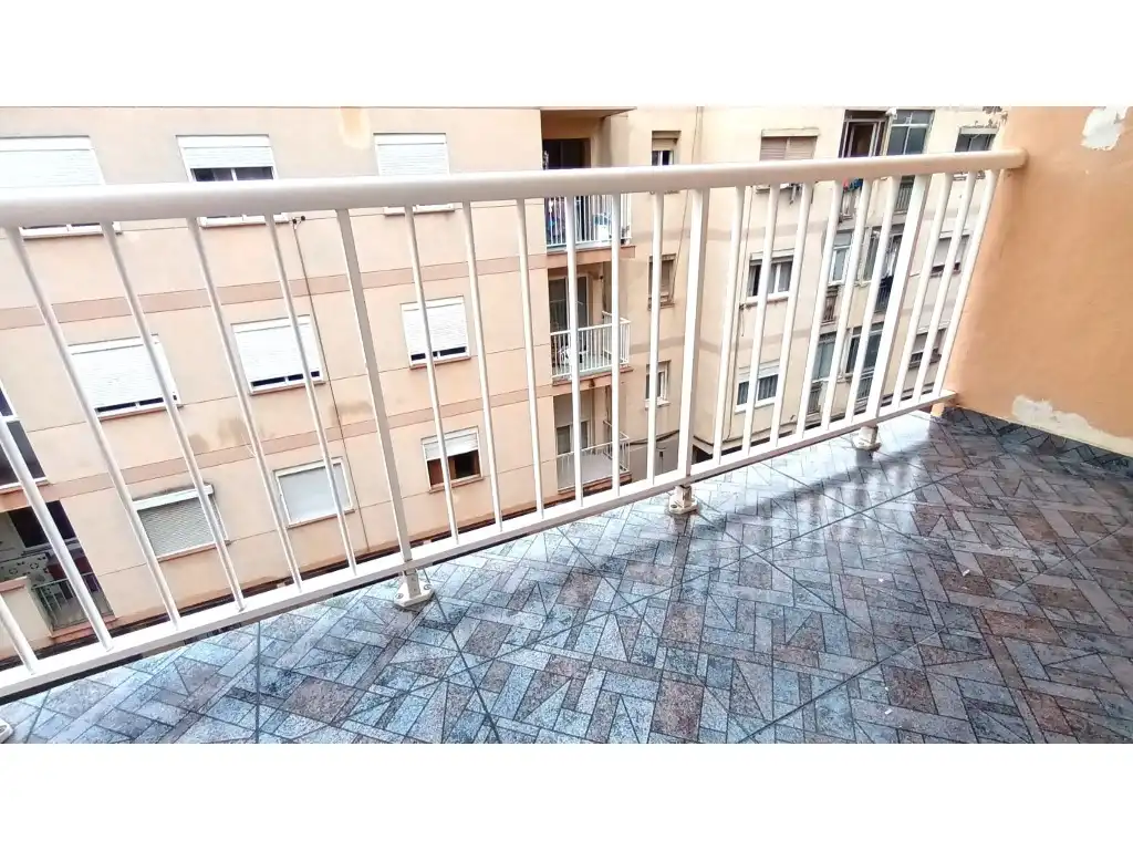 Flat for sale in Calle Vint-I-U, imagen 2