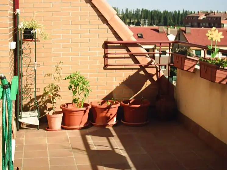 Terraza de Ático para compartir en Valladolid con Aire acondicionado, Calefacción y Jardín privado