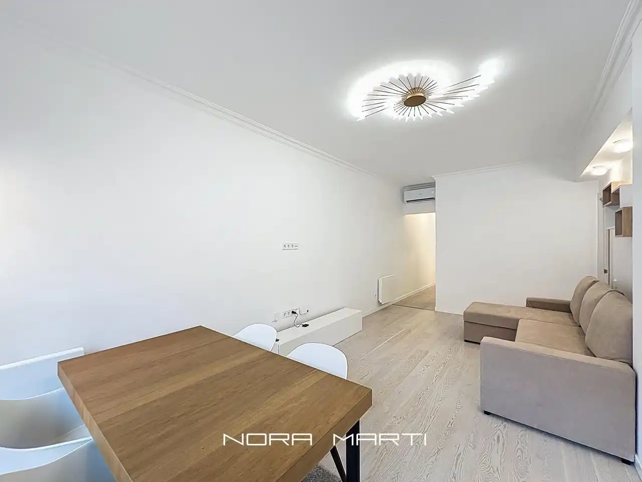 Living room of Flat for sale in Barcelona  with Air Conditioner, Heating and Parquet flooring