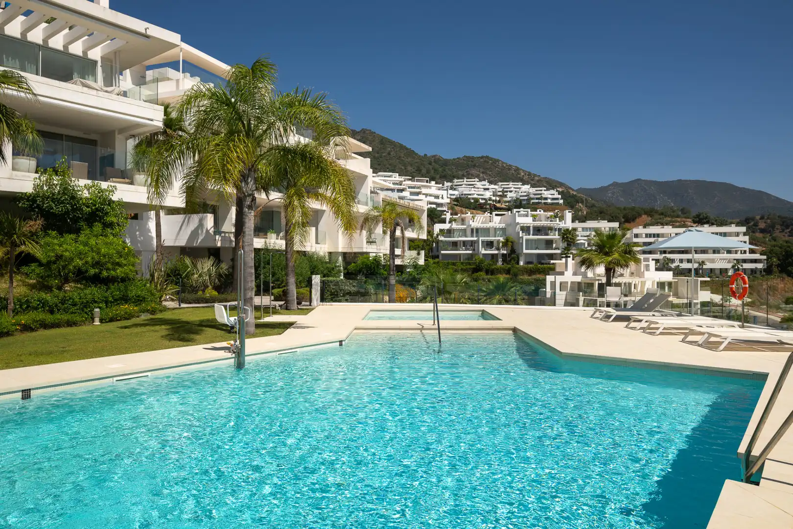 Àtic amb piscina en venda a Marbella Centro