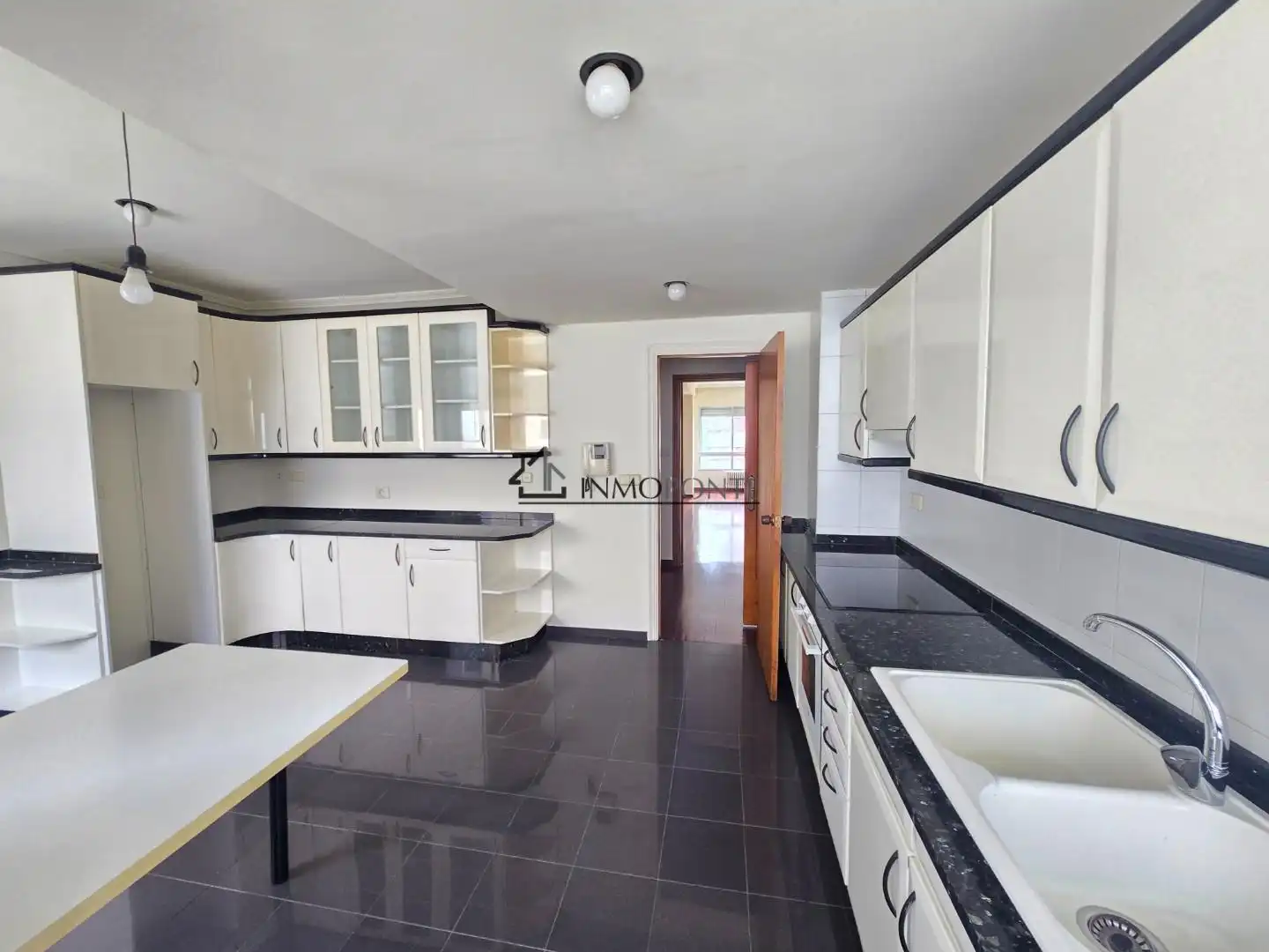 Flat with lift to rent in Zona de Plaza de Barcelos, imagen 11