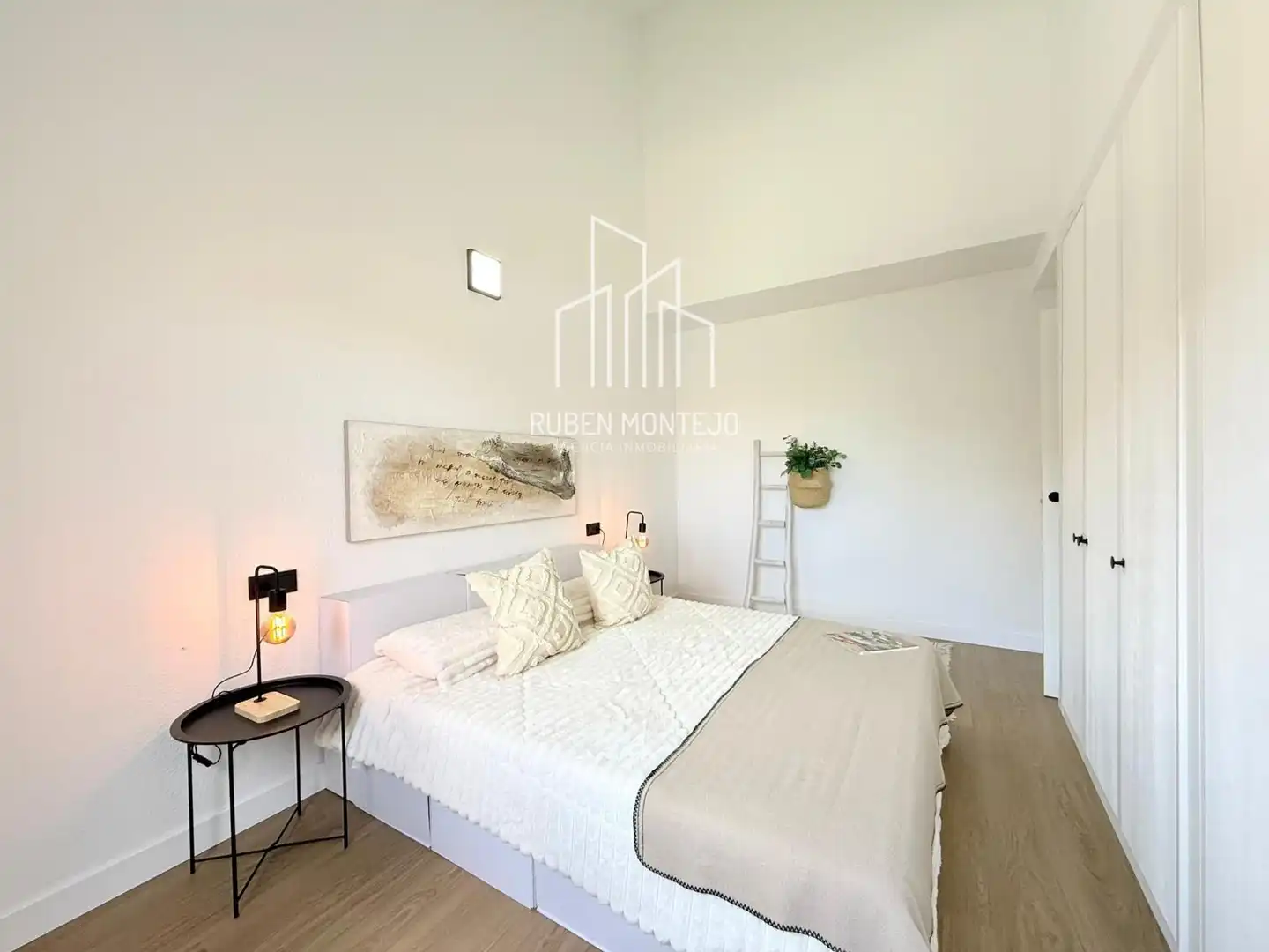 Habitación de Dúplex en venta en Villamayor con Calefacción, Terraza y Balcón