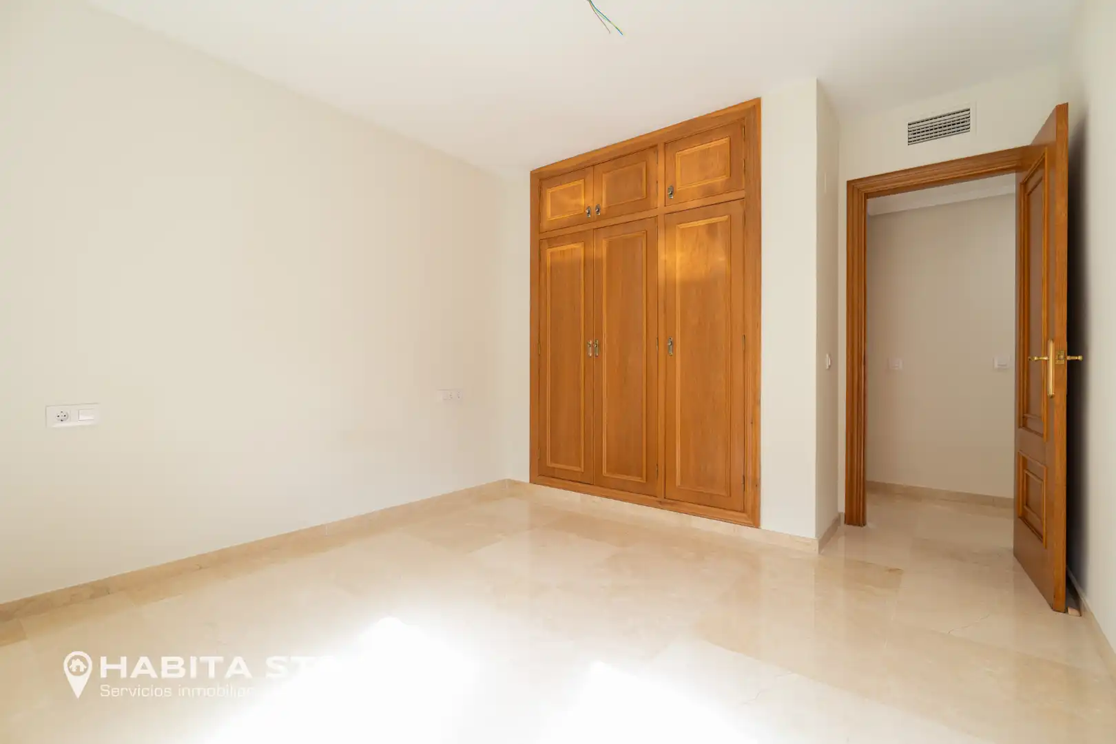 Bedroom of Flat for rent in Almería  with Air Conditioner, Heating and Terrace
