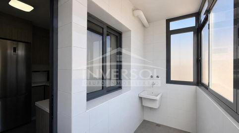 Foto 3 de Piso en venta en Calle Adelfa, Pabellón - Estación - El Corte Inglés, El Ejido