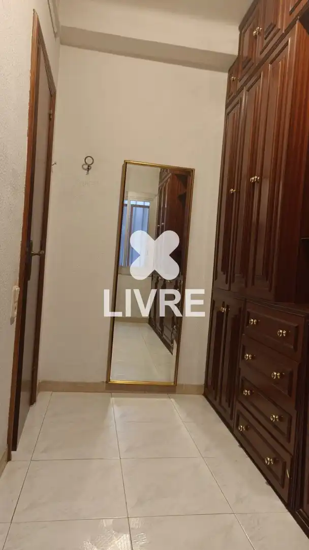 Habitación de Piso en venta en Barcelona con Calefacción y Balcón