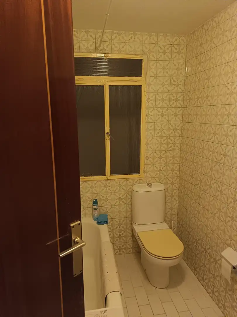 Bathroom of Flat for rent in Granada