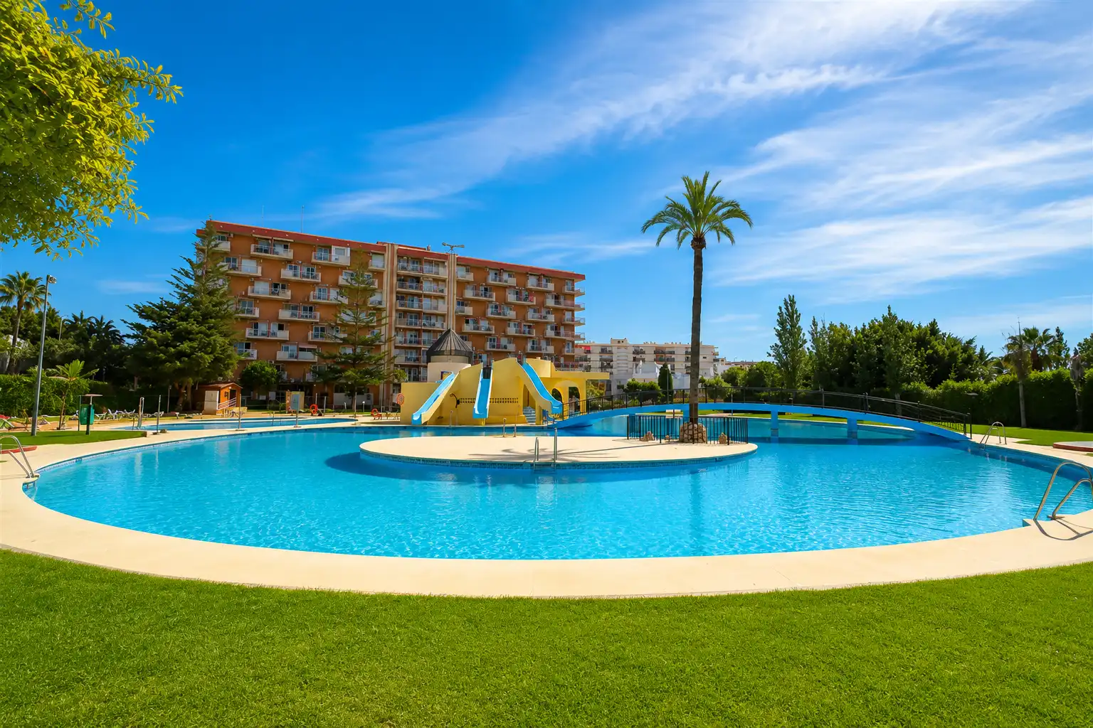 Schwimmbecken von Wohnung zum Verkauf in Benalmádena mit Klimaanlage, Parkett und Terrasse