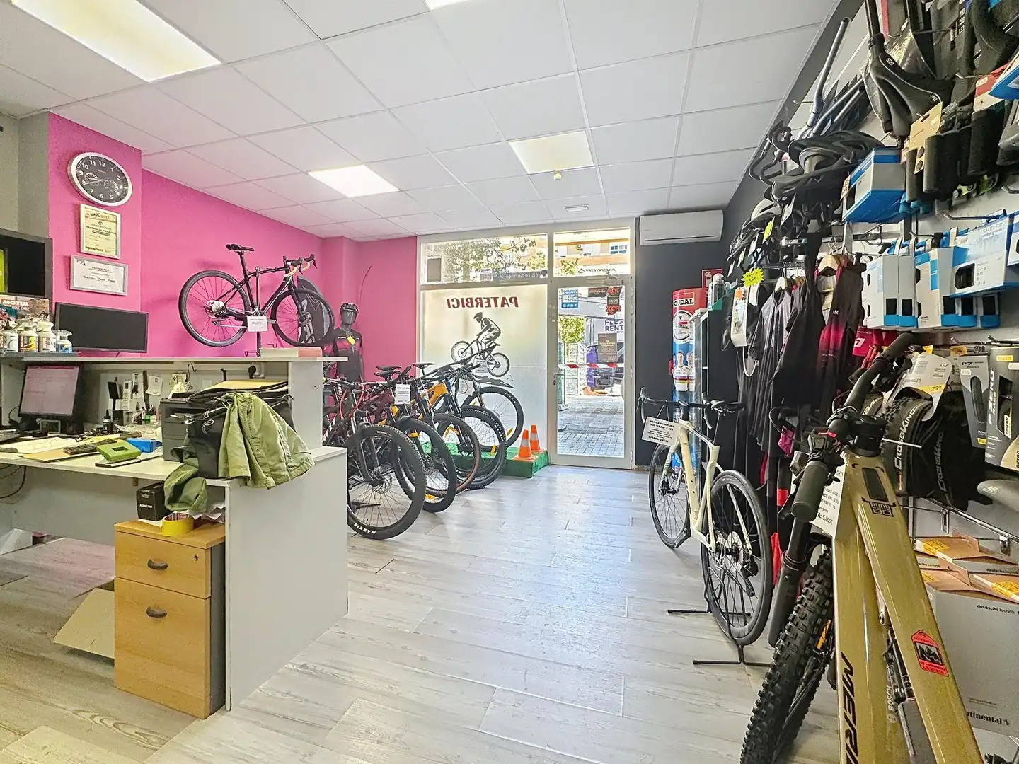 Commercial properties for rent in Paterna