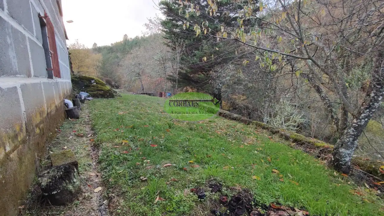 Casa o chalet en venta en Cualedro con Jardín privado, Parquet y Amueblado