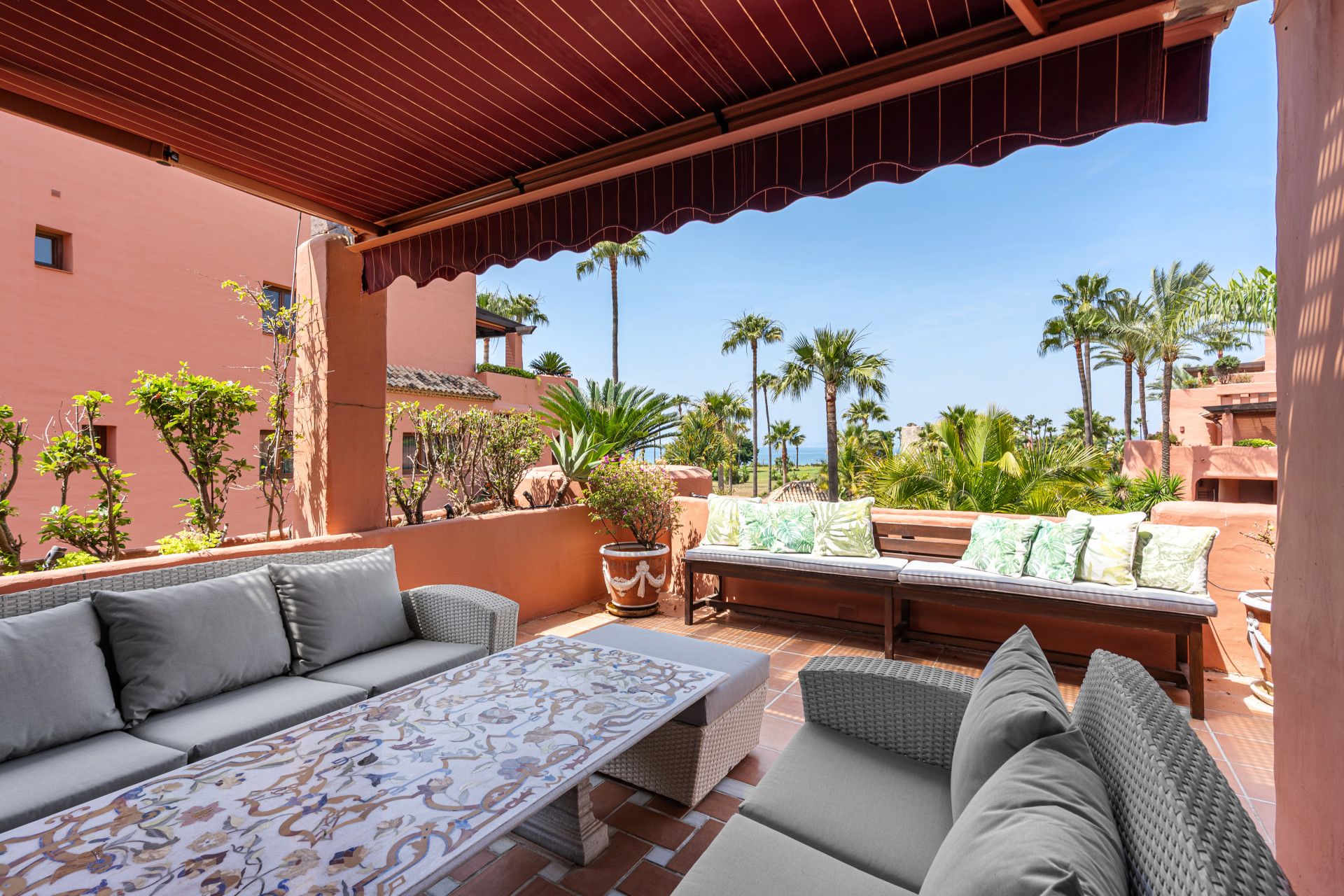 Terrassa de Àtic de lloguer en Estepona amb Aire condicionat, Terrassa i Piscina