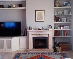 Sala d'estar de Casa o xalet de lloguer en Rivas-Vaciamadrid amb Aire condicionat, Calefacció i Jardí privat