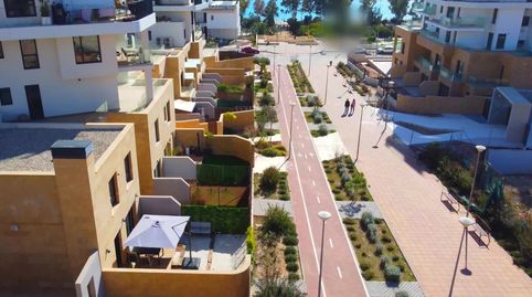 Ubicada en una privilegiada área protegida a solo 50 metros del mar, esta moderna vivienda construida en 2021 ofrece una superfici, imatge 3